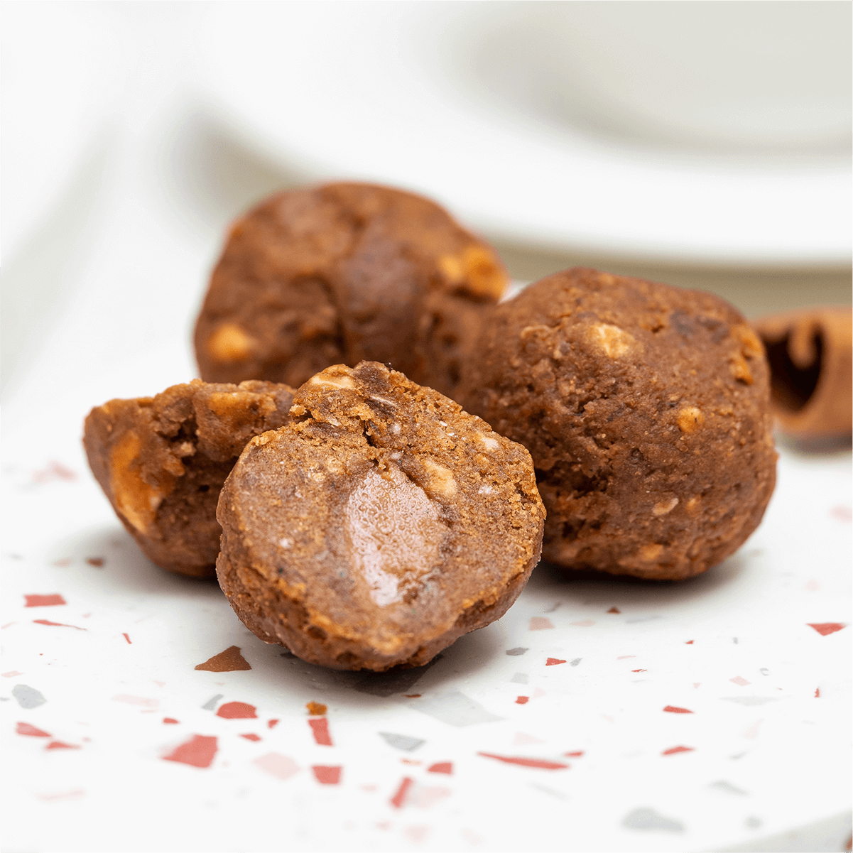 slider01-muesli-nutbutterballs-almond-apple.png