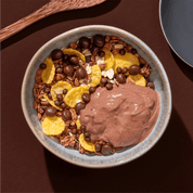 mymuesli Bio Choco Nuts Fan Paket mit 4 leckeren Bio Müslis: Choco Brownie Müsli in Schale mit Schoko-Joghurt