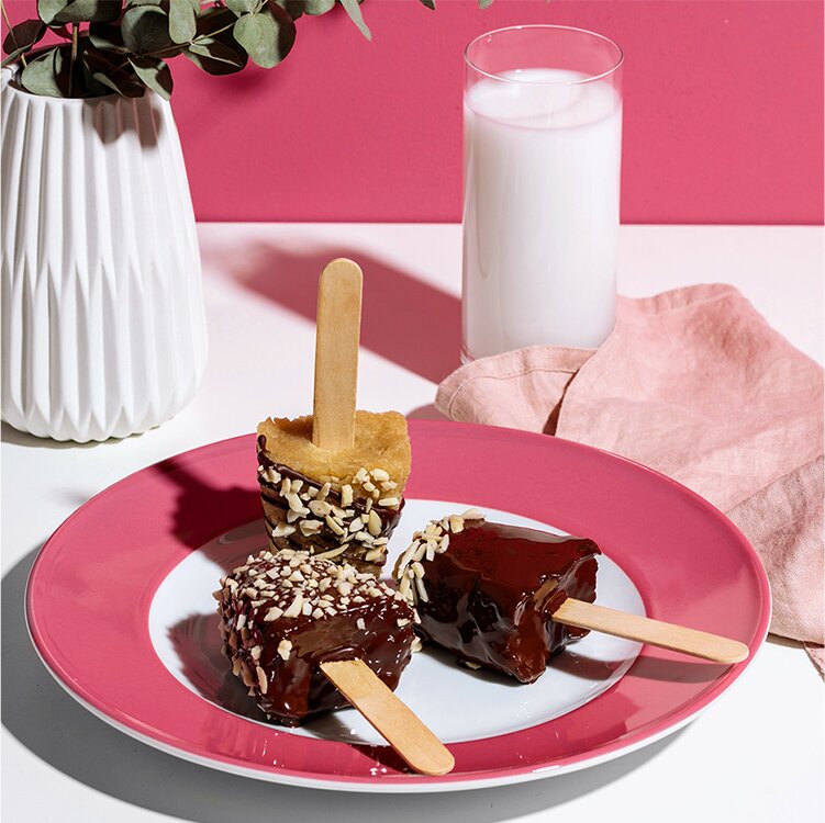 Bananen Cake Pops auf dem Teller