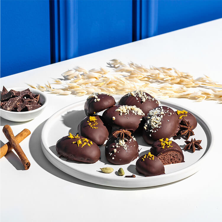 Würzige Lebkuchen auf einem Teller
