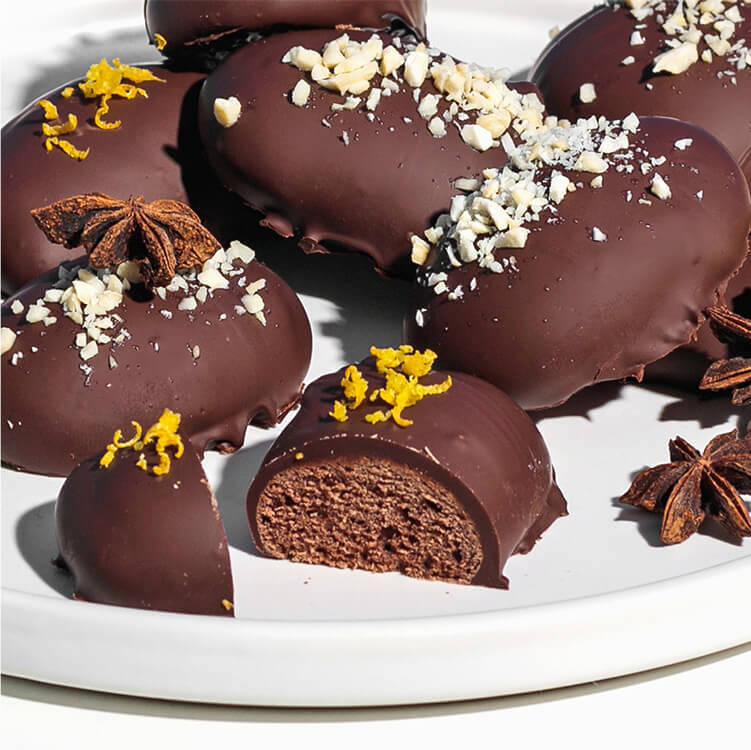 Würzige Lebkuchen auf einem Teller