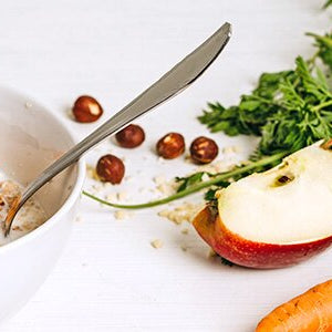 Oster-Bircher-Müsli und Möhren daneben