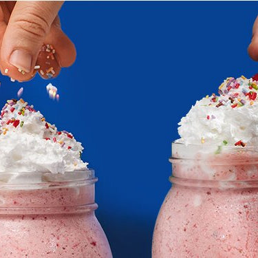 Erdbeer Haferdrinkshake mit Sahne