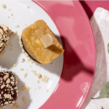 Bananen Cake Pops auf dem Teller