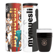 Müsli Paket bestehend aus DFB Mannschafts Mix, mymuesli x DFB To-Go-Becher und einem individuell wählbahren Spieler-Mix