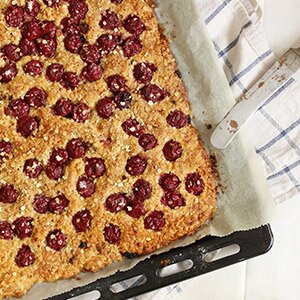 Himbeer Kokos Kirsch Blechkuchen