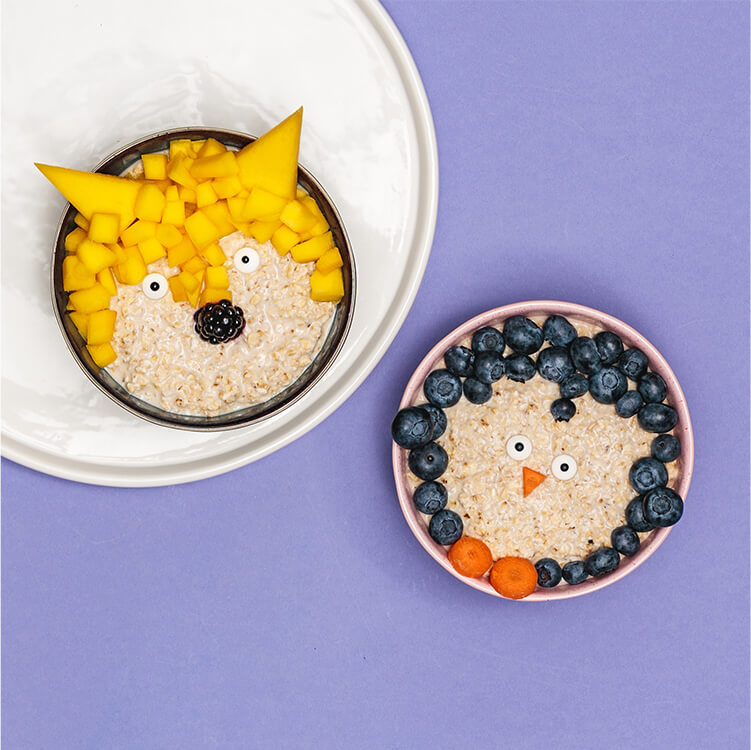Cutes Porridge, die aussehen wie ein Fuchs und ein Pinguin