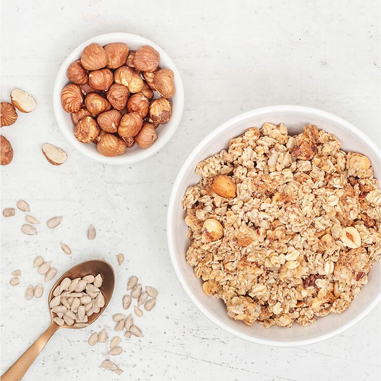 Honey and Nuts Müsli in einer Schüssel
