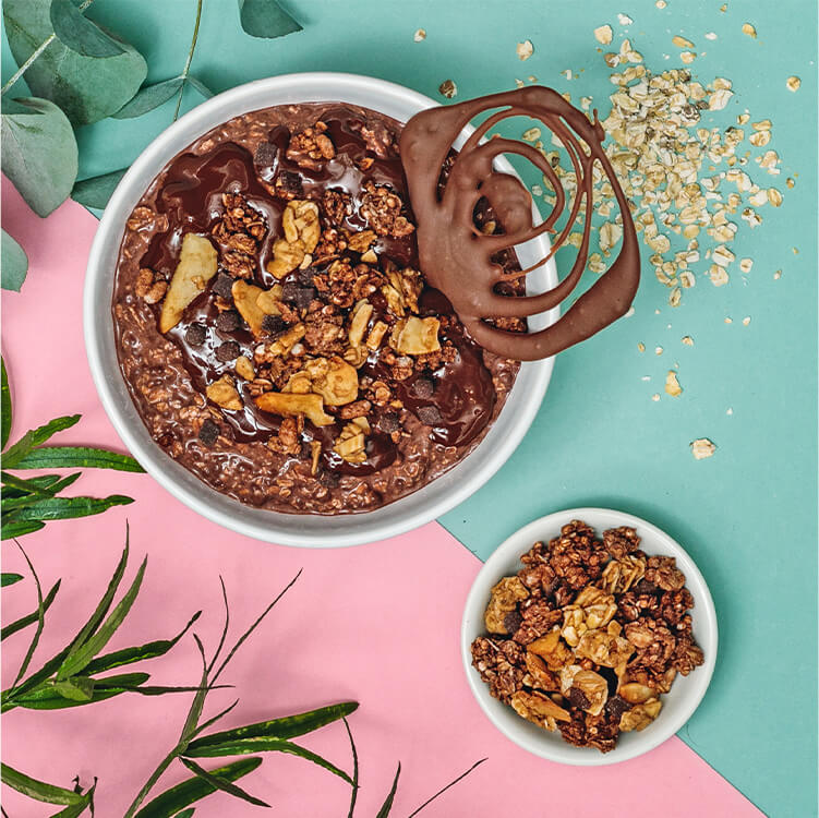 Chocolate Overnight Oats mit Schoko als Topping
