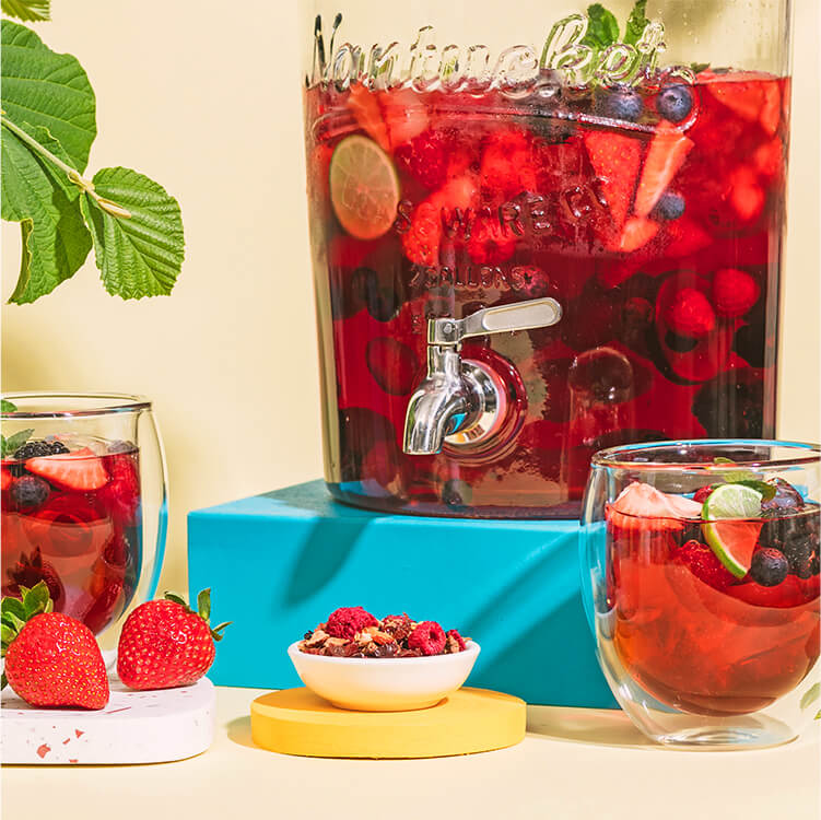 Beeren Bowle mit zwei Gläsern