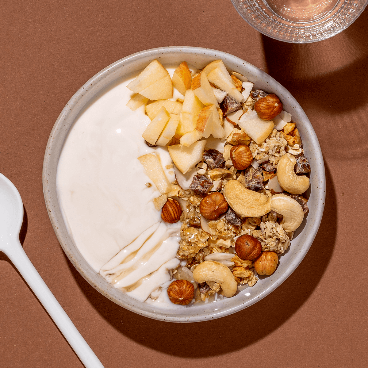 mymuesli Bio Honey Nuts Müslischüssel mit Joghurt
