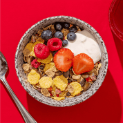 mymuesli Bio Glutenfreies Müsli Probierpaket enthält ein glutenfreies Berry Müsli mit Cornflakes, Kürbiskernen, Himbeeren und Blaubeeren