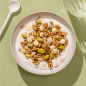 mymuesli Bio Choco Nuts Fan Paket mit 4 leckeren Bio Müslis: White Choc Pistachio Crunch schmeckt besonders gut mit Joghurt