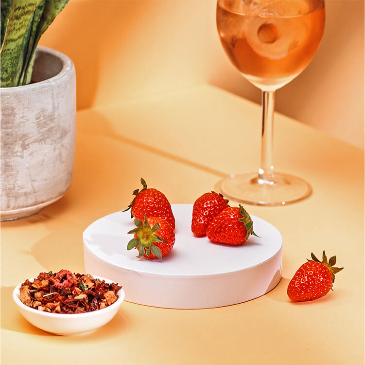 Tee und Erdbeeren