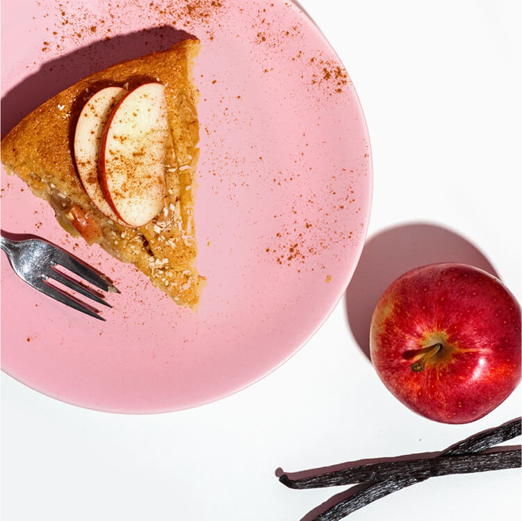 Ein Teller mit einem Kuchenstück