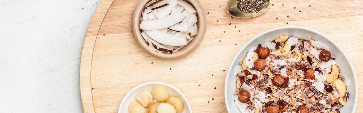 Paleo Muesli mit Kokoschips und Chia Samen