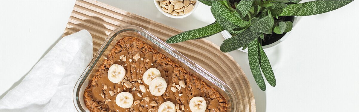 Banana Baked Oatmeal mit Cashew Nilk