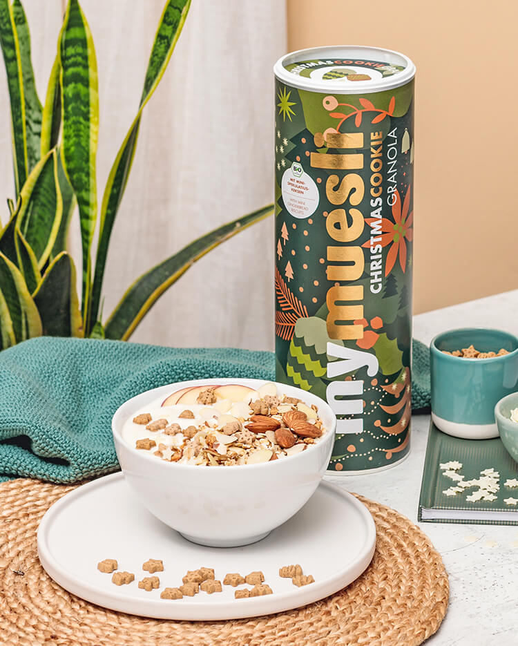 article4b-muesli-nikolaus-bundle.jpg Schristmas Cookie Granola Muesli mit Mueslischale