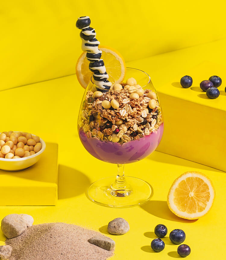 article1a-blueberrylemoncake.jpg Blueberry Lemon Cake Muesli im Cocktail Glas