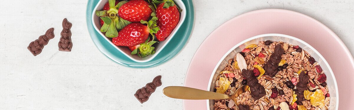 Bio-Müsli mit leckeren Krokantkugeln.
