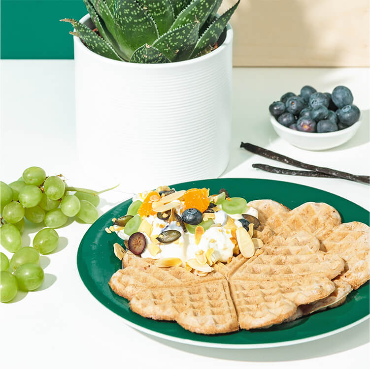 Vollkornwaffeln mit Kokos Nilk und cremigem Obstquark