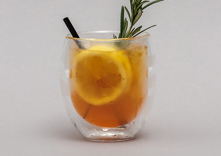 Tee stilvoll in unserem Tree of Tea Teeglas servieren