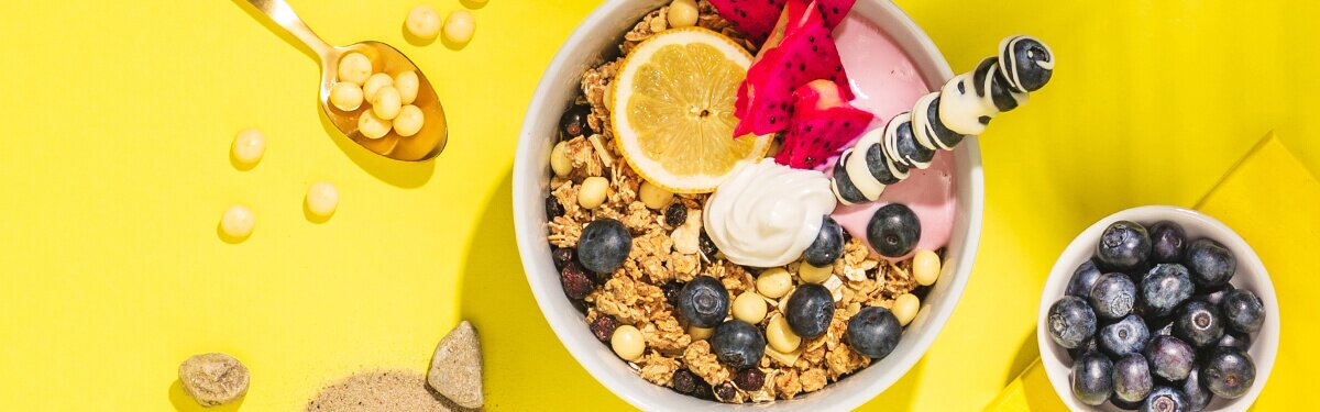 Blueberry Lemon Cake Muesli mit Blaubeeren und Zitronenkeksen
