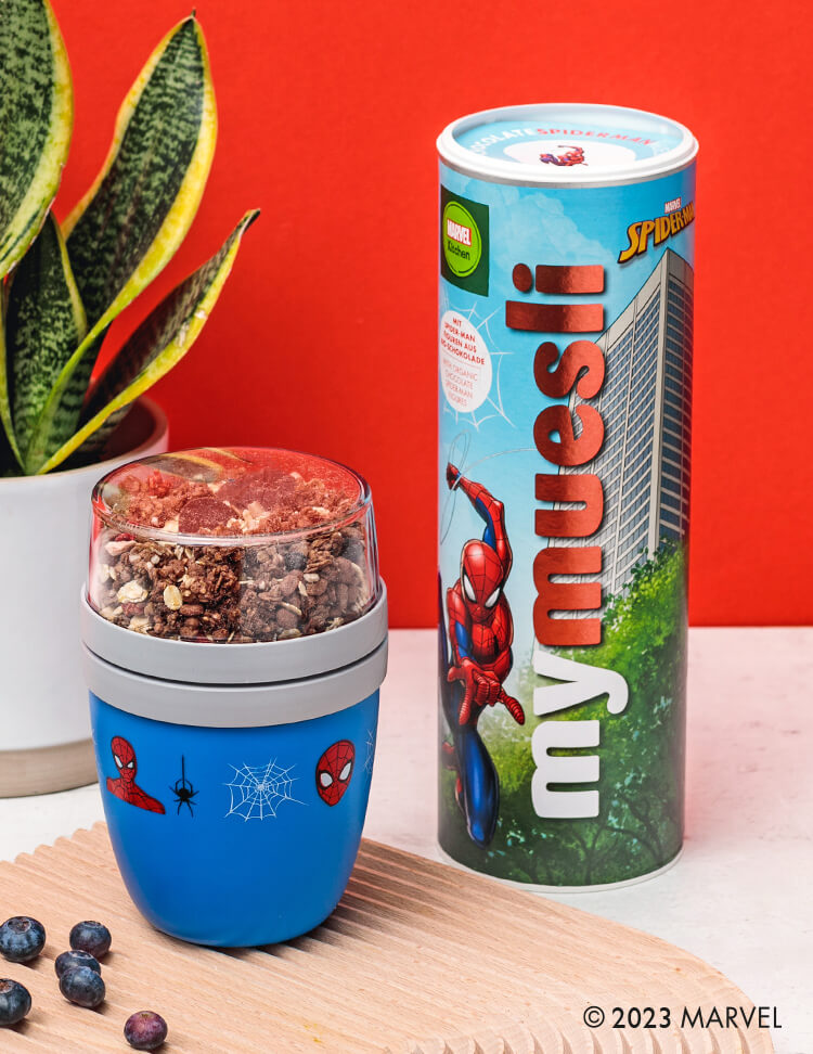 article4b-muesli-spiderman-fan-bundle.jpg Spiderman Muesli Dose und Spiderman 2Go Becher
