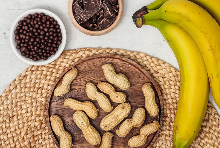 article3b-muesli-peanutgranola-bananachoc.jpg