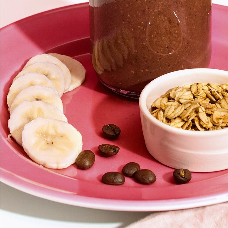 Kaffee Smoothie mit Espresso und Coffee-Granola
