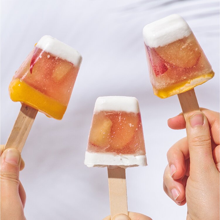 Pfirsich Kokos Eis mit Peachy June Blatttee