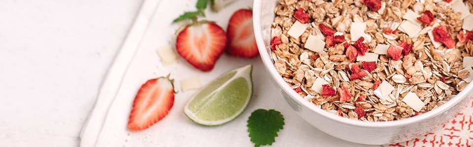 Erdbeer-Müsli mit Limetten-Crunchy