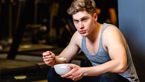 Müsli mit Chia-Samen für Sportler
