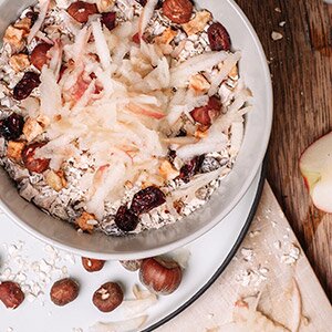 Rezept für Müsli mit frischen Birnen und Nüssen